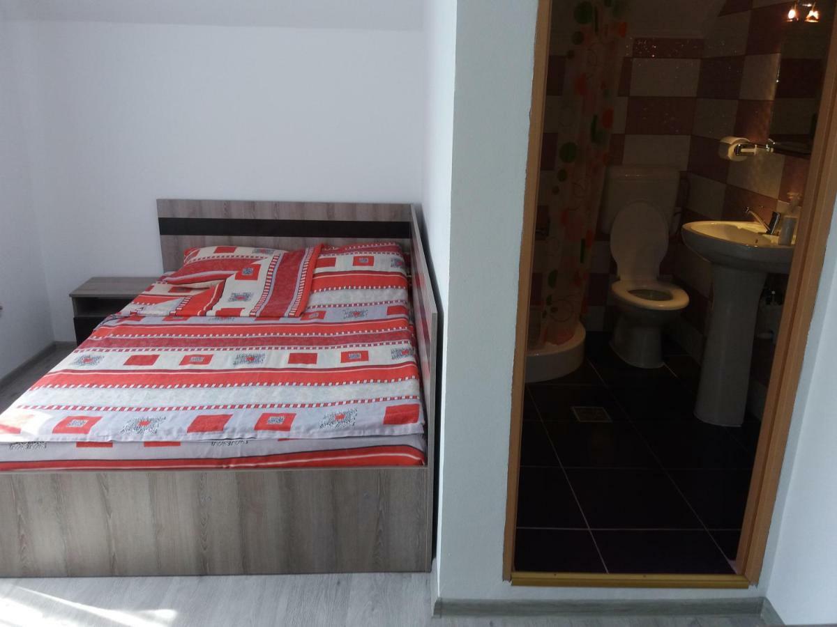 Lip Si Ely Hotel Dimbovicioara Luaran gambar