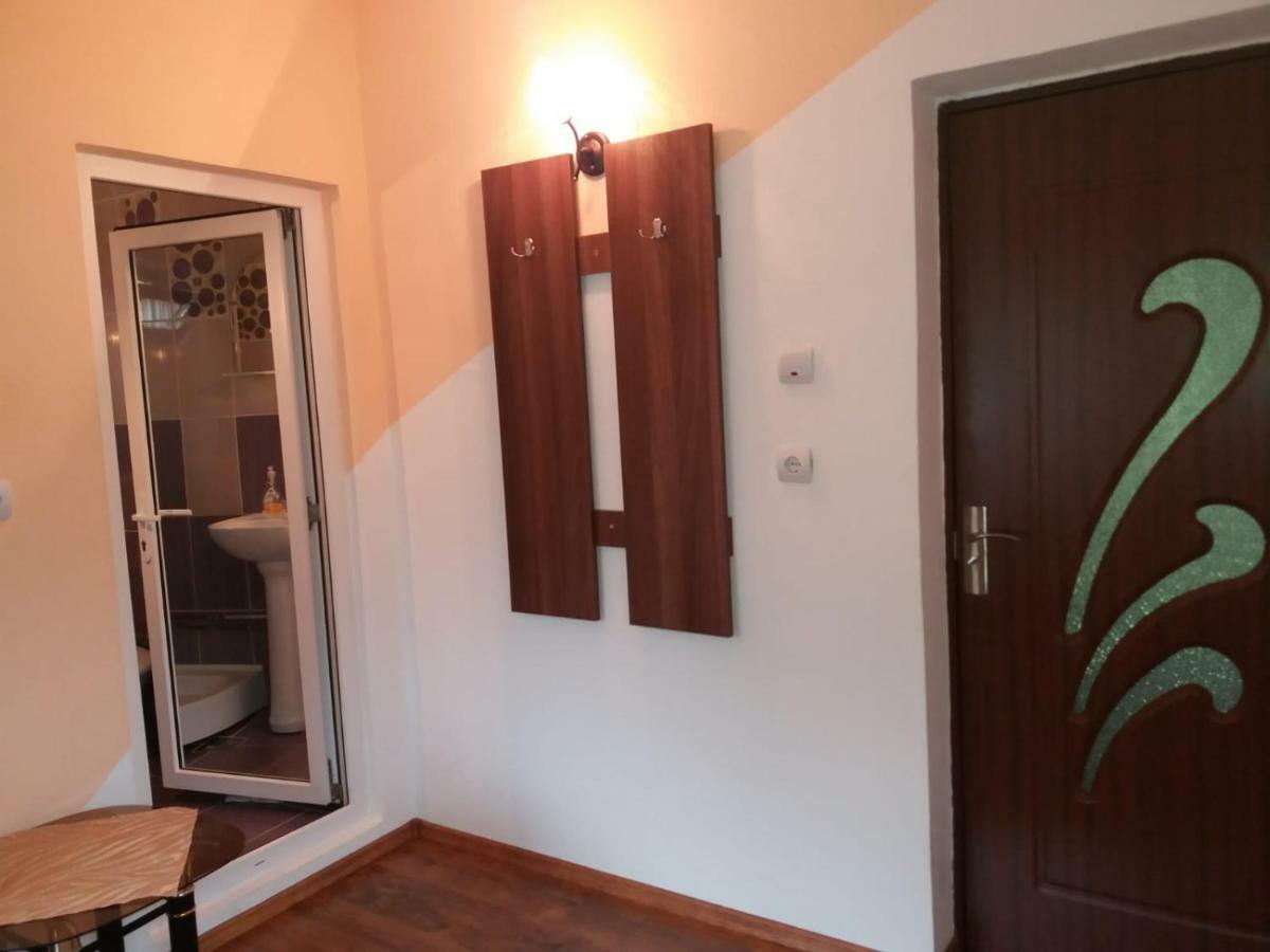 Lip Si Ely Hotel Dimbovicioara Luaran gambar
