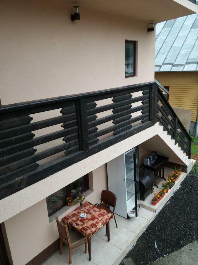 Lip Si Ely Hotel Dimbovicioara Luaran gambar