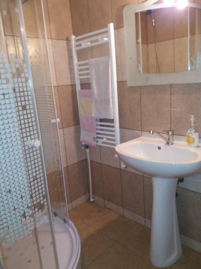 Lip Si Ely Hotel Dimbovicioara Luaran gambar